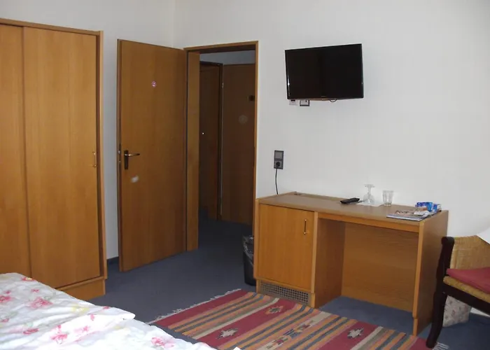 Casa de hóspedes Helga 3*